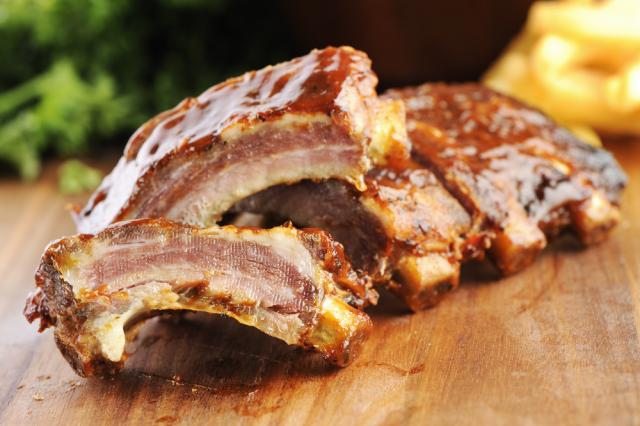 sintomi di mangiare carne cruda